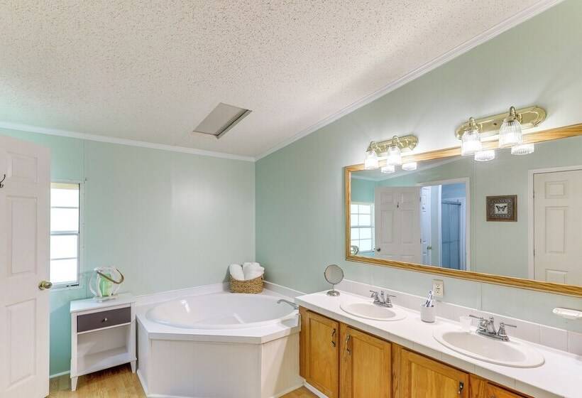 Pet Friendly Sparta Retreat: Boat Dock & Fire Pit!