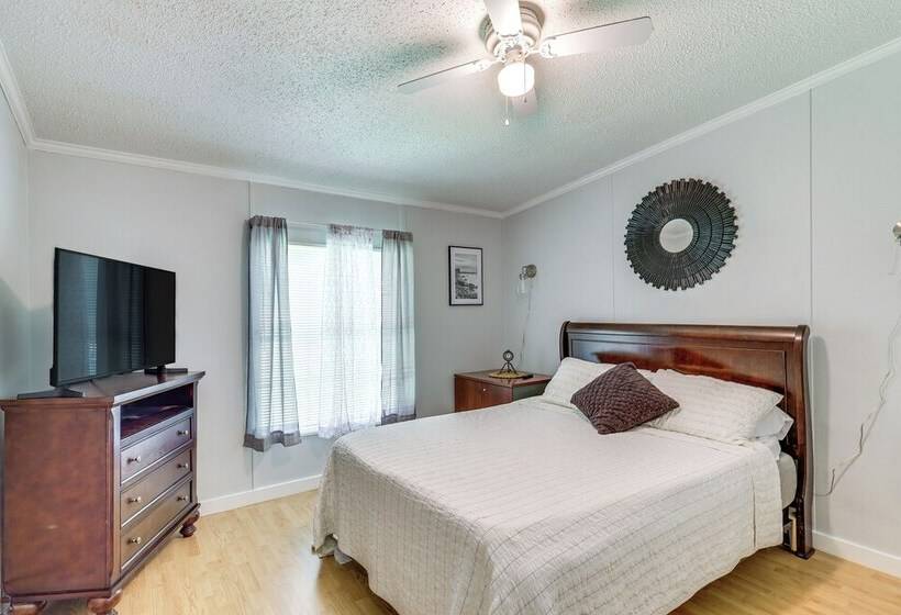 Pet Friendly Sparta Retreat: Boat Dock & Fire Pit!