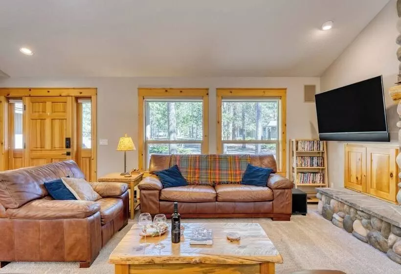 Quail By Avantstay Great Location + Game Room, Hot Tub, & Deck!