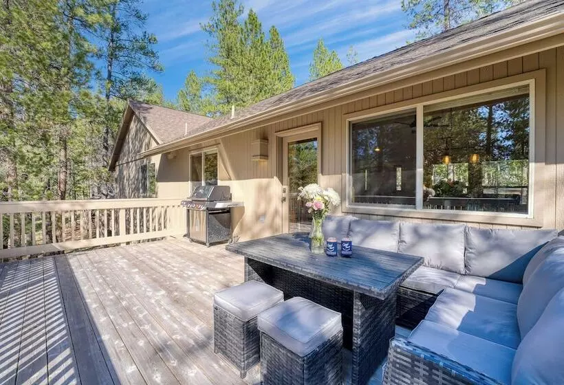 Quail By Avantstay Great Location + Game Room, Hot Tub, & Deck!