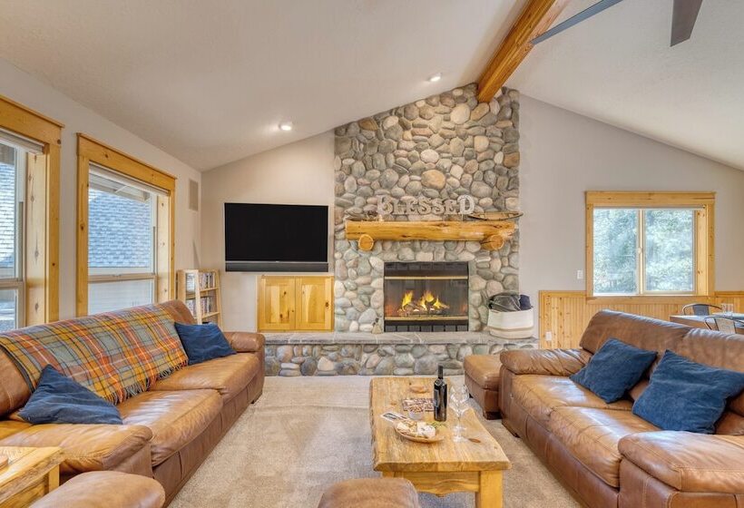 Quail By Avantstay Great Location + Game Room, Hot Tub, & Deck!