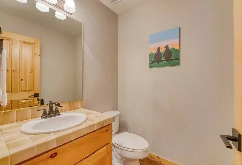 Quail By Avantstay Great Location + Game Room, Hot Tub, & Deck!