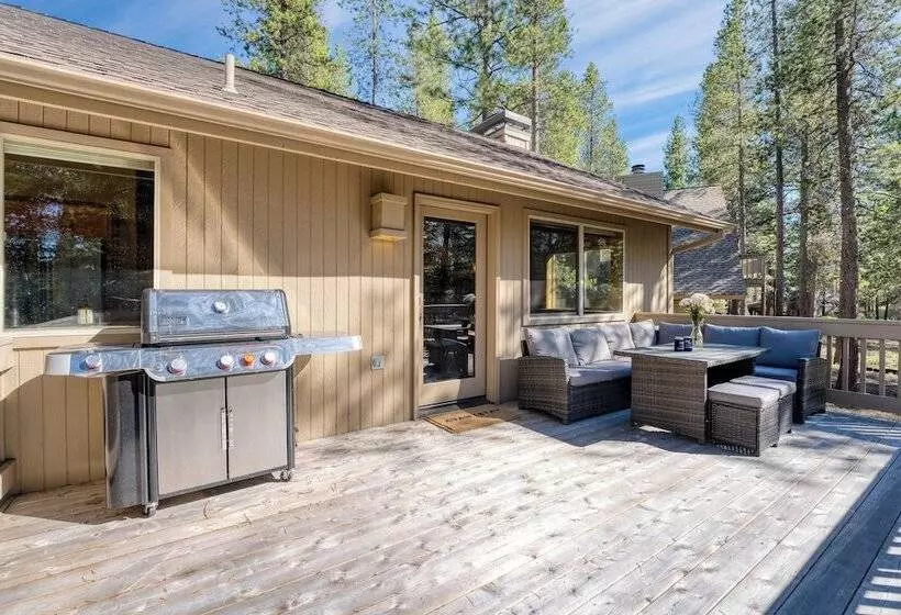 Quail By Avantstay Great Location + Game Room, Hot Tub, & Deck!