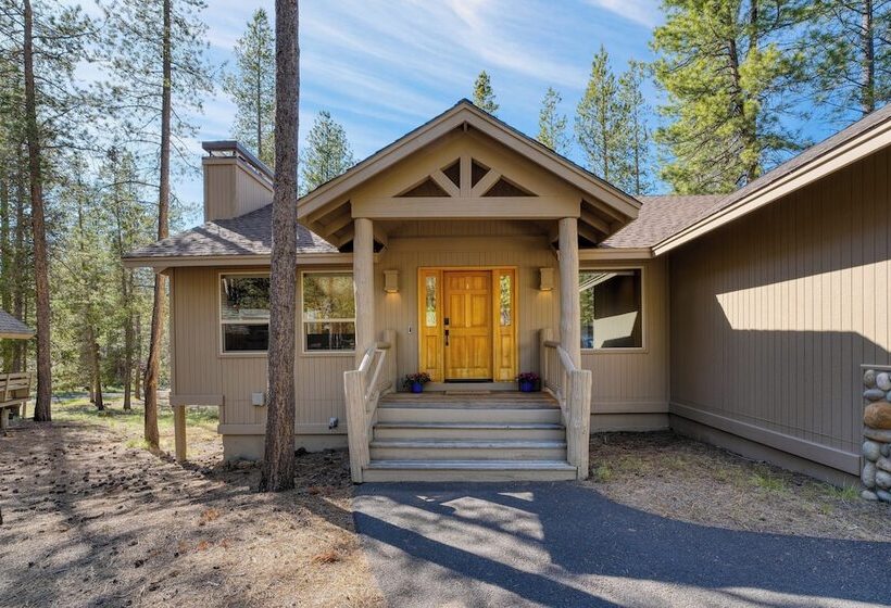 Quail By Avantstay Great Location + Game Room, Hot Tub, & Deck!