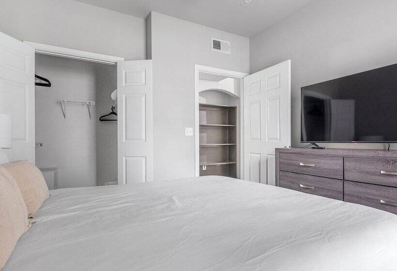 Riverpark Apartments By Barsala