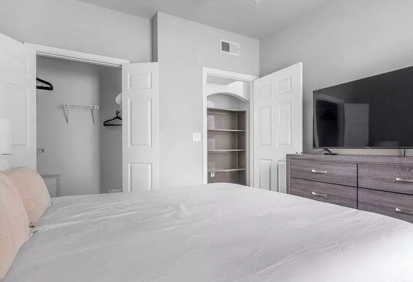 Riverpark Apartments By Barsala