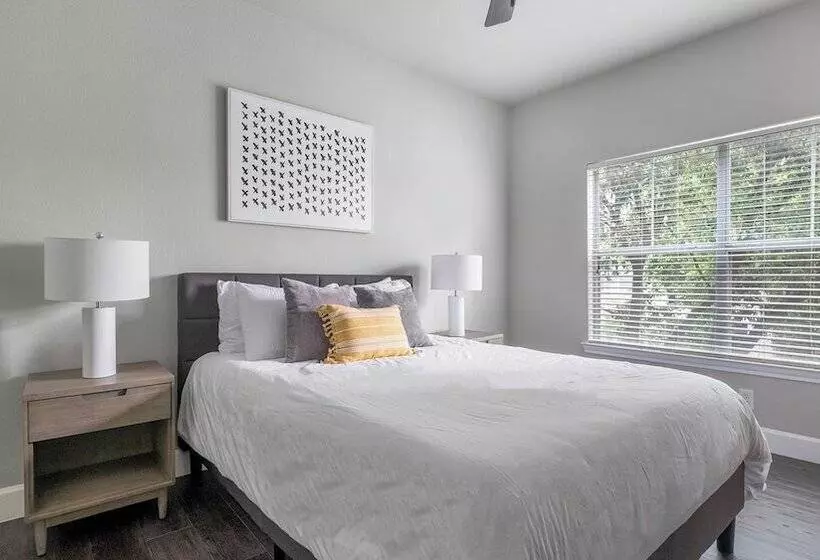 Riverpark Apartments By Barsala