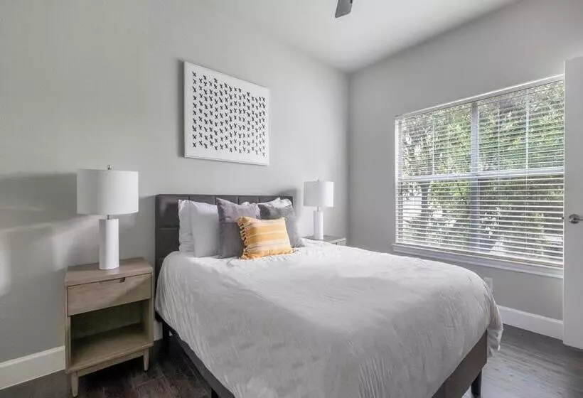 Riverpark Apartments By Barsala