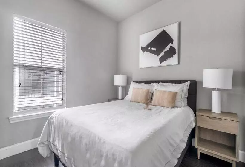 Riverpark Apartments By Barsala