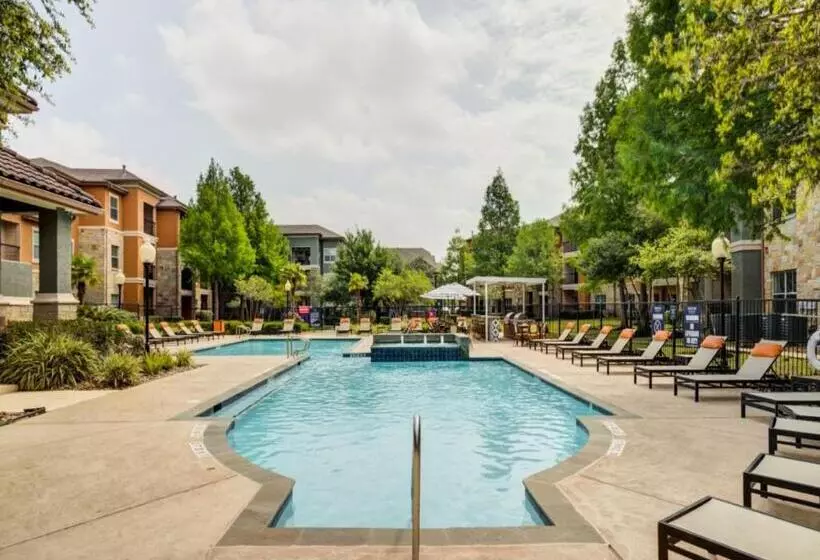 Riverpark Apartments By Barsala