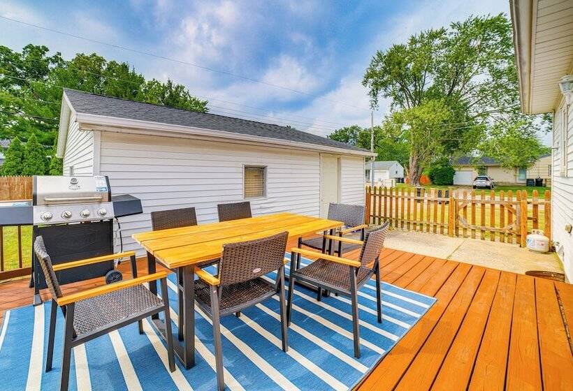 South Bend Home < 2 Mi To Notre Dame Stadium!