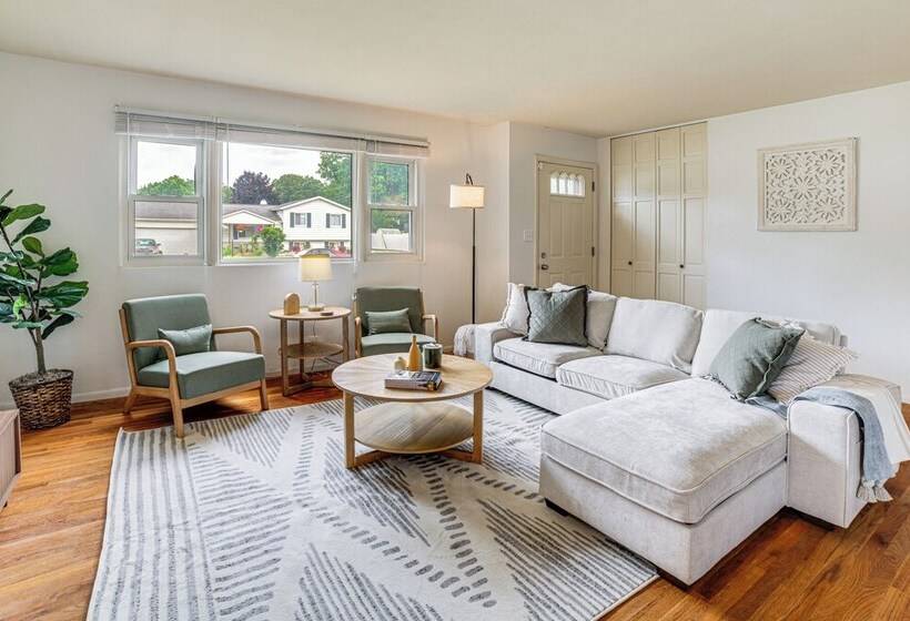 South Bend Home < 2 Mi To Notre Dame Stadium!