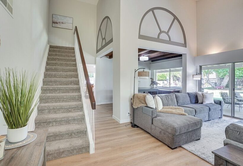 Spacious Home W/ Pool & Jacuzzi Near Laguna Beach!