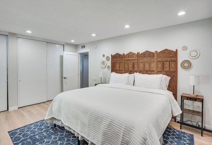 Spacious Home W/ Pool & Jacuzzi Near Laguna Beach!