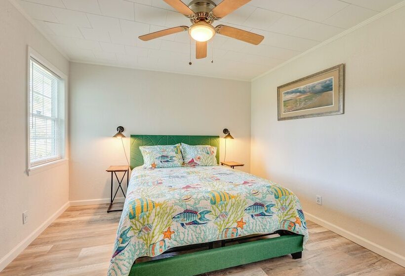 Walk To Ocean: Pet Friendly Home In Pcb!