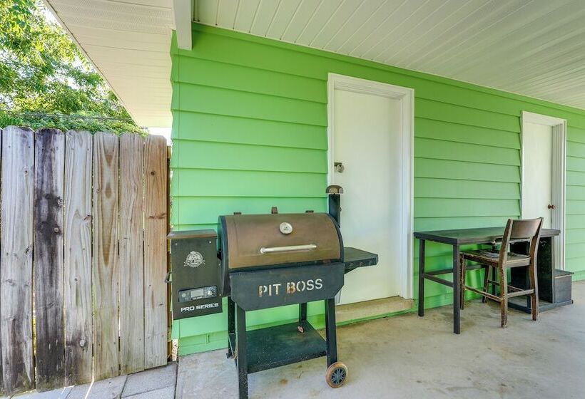 Walk To Ocean: Pet Friendly Home In Pcb!