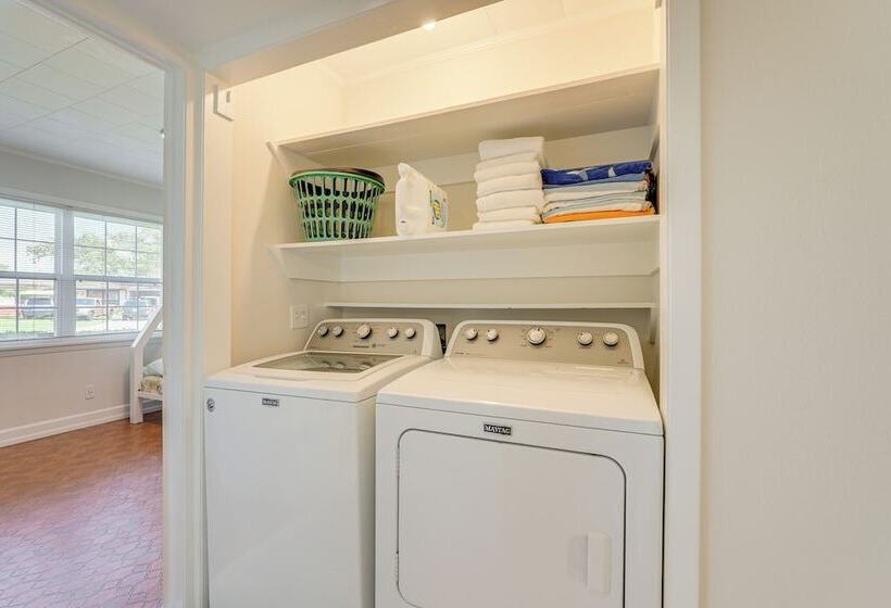 Walk To Ocean: Pet Friendly Home In Pcb!