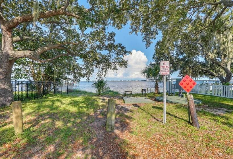 Walk To Ocean: Pet Friendly Home In Pcb!