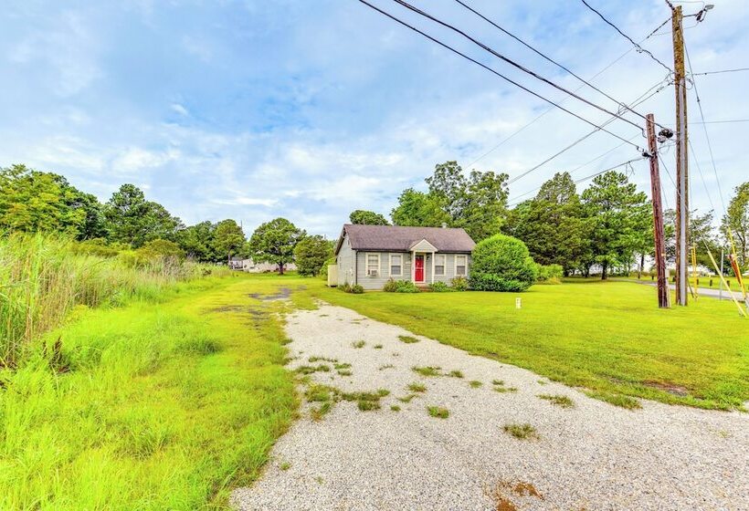 Tyaskin Retreat W/ Deck Across From The Water!