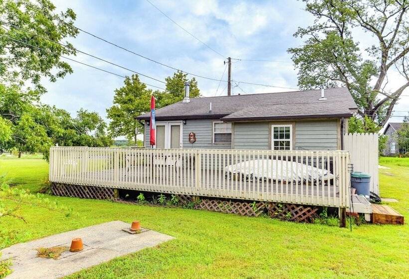 Tyaskin Retreat W/ Deck Across From The Water!