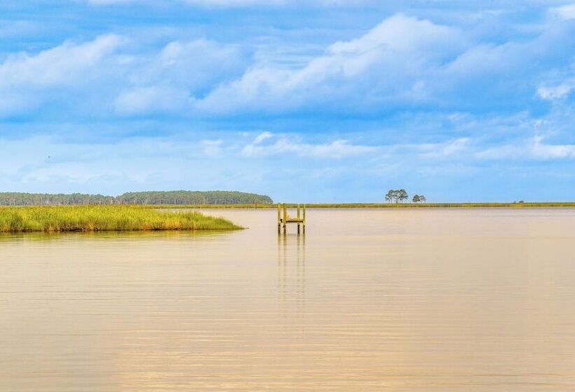 Tyaskin Retreat W/ Deck Across From The Water!