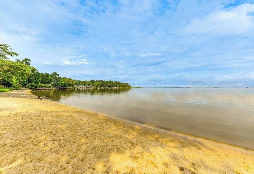 Tyaskin Retreat W/ Deck Across From The Water!