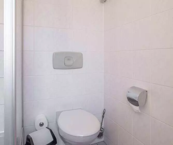 Waldhotel Schöneiche   Self Check In