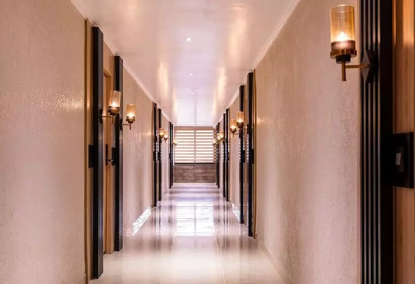 Alpine Hotel And Villas