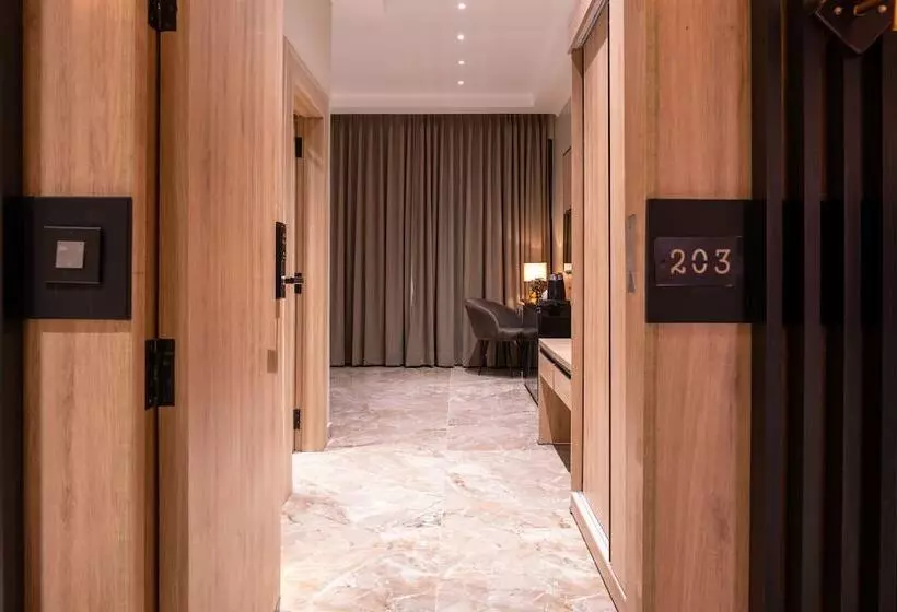 Alpine Hotel And Villas