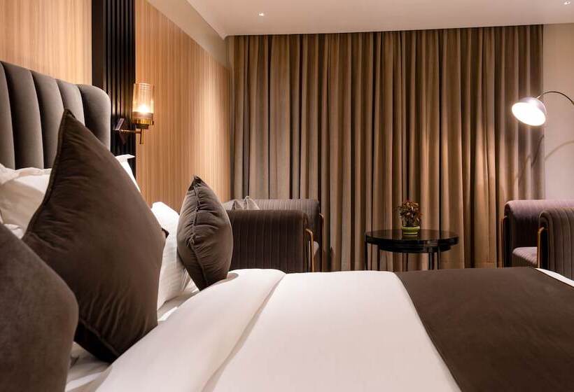 Alpine Hotel And Villas