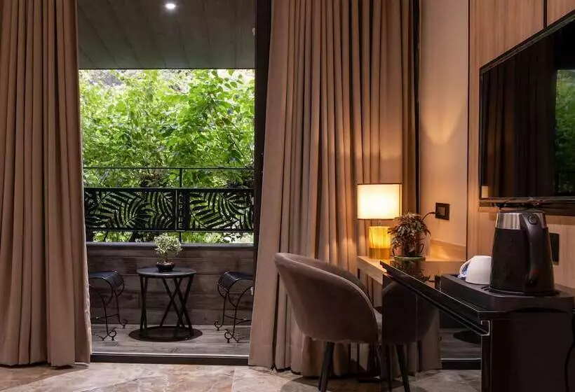 Alpine Hotel And Villas