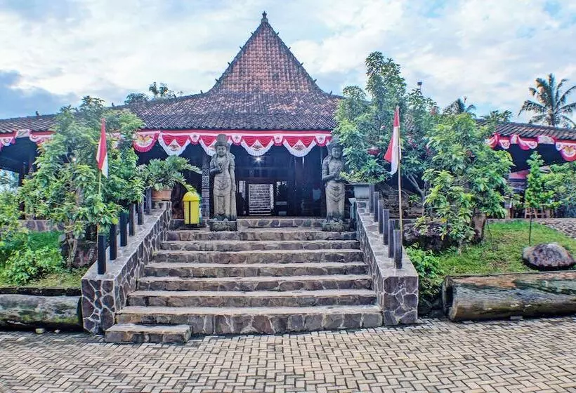 Capital O 92681 Randu Mas Hotel & Resort Taman Purbakala
