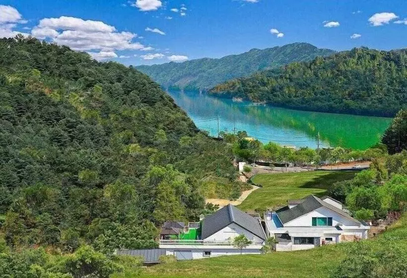 Ello-el Kids Pool Villa Pension