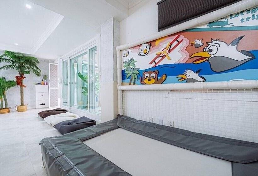 Ello-el Kids Pool Villa Pension