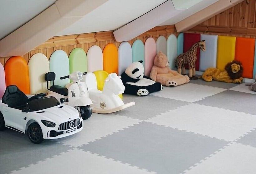 Ello-el Kids Pool Villa Pension