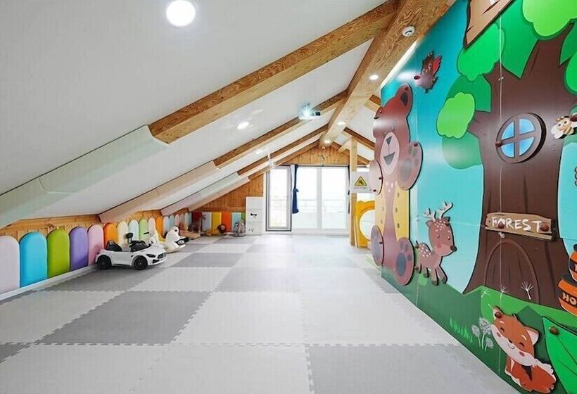 Ello-el Kids Pool Villa Pension