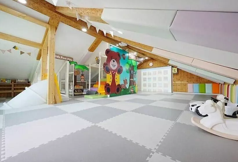 Ello-el Kids Pool Villa Pension