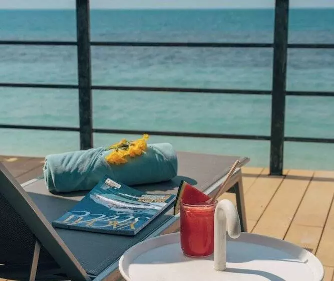 簡易ホテル Sea&sky Luxury Absolute Beachfront Villa