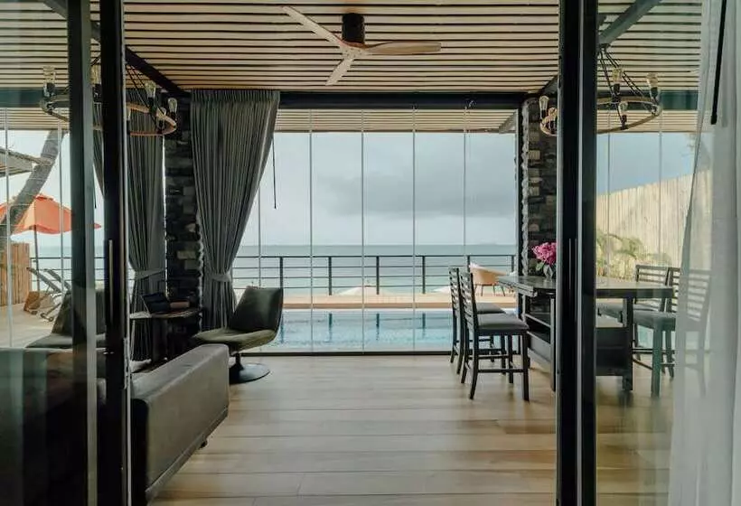 簡易ホテル Sea&sky Luxury Absolute Beachfront Villa