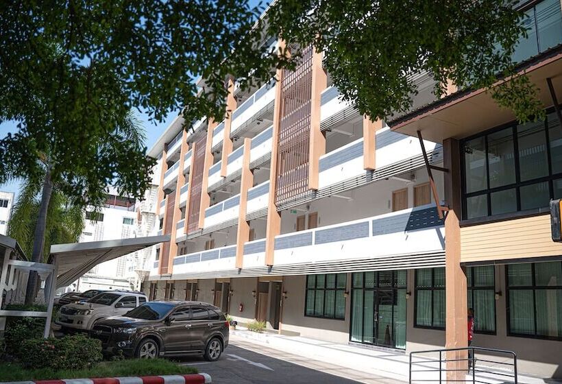 호텔 B2 Korat Night Market Boutique