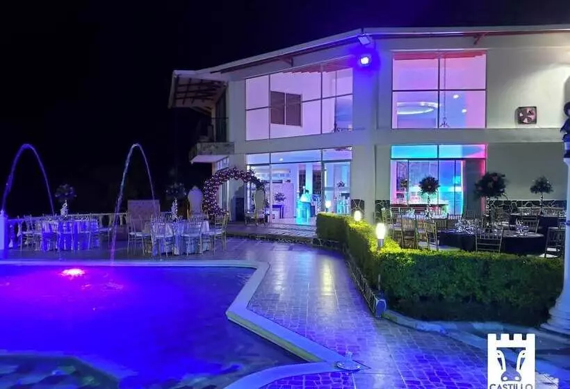 هتل Castillo Del Toro