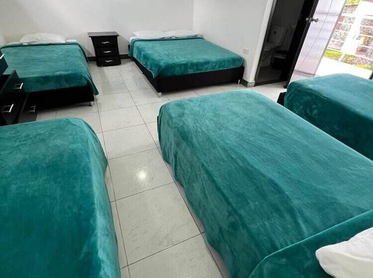 هتل Castillo Del Toro