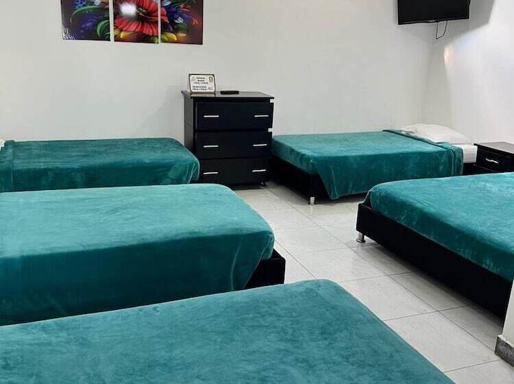 هتل Castillo Del Toro