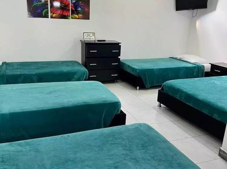 هتل Castillo Del Toro