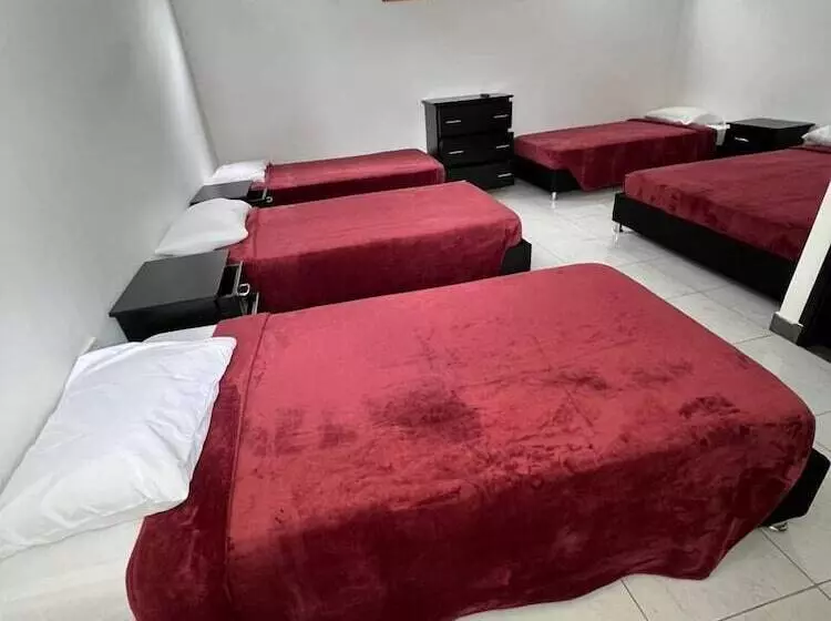 هتل Castillo Del Toro