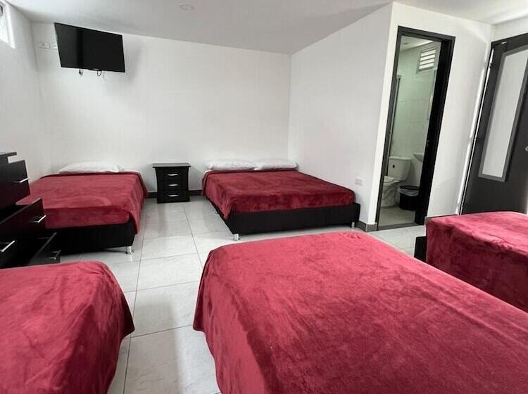 هتل Castillo Del Toro