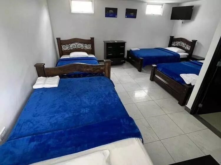 هتل Castillo Del Toro