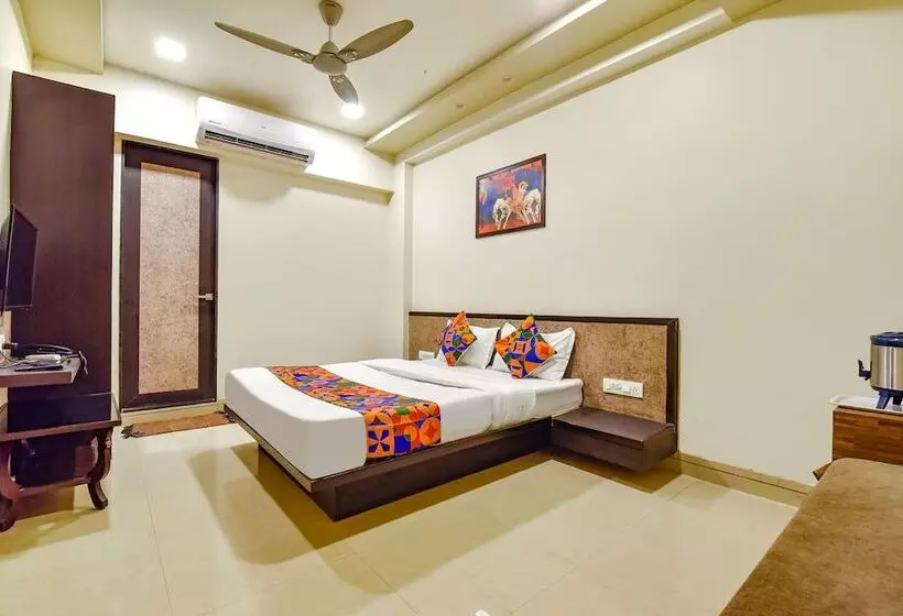 هتل Fabexpress Anmol Palace