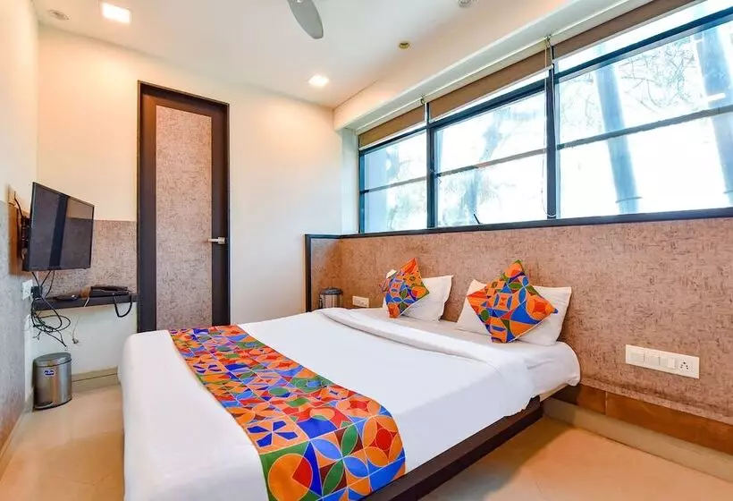 هتل Fabexpress Anmol Palace
