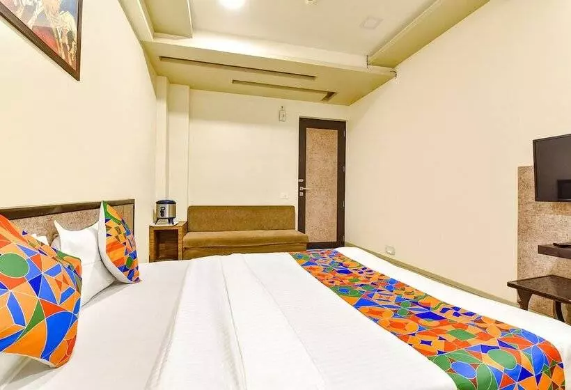 هتل Fabexpress Anmol Palace